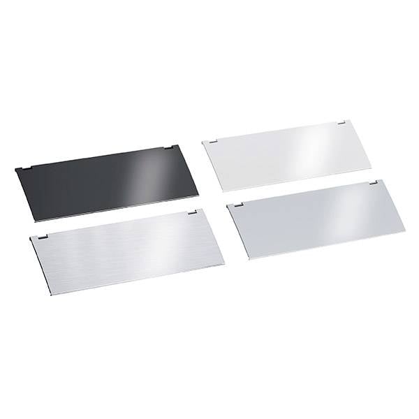 Fire rektangulære metal- eller glaspaneler i sort, hvid, sølv og lysegrå er arrangeret i et 2x2-layout på en hvid baggrund.