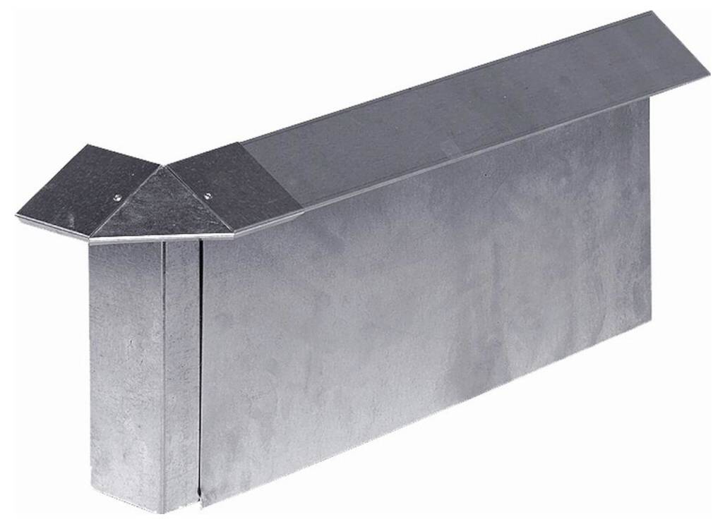 Metaltag-ventilationshætte med vinklet top og rektangulær kanalekrop på hvid baggrund.