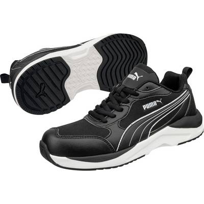 Sort Puma atletisk sneaker vist fra siden og sålen, med hvid sål, snørebånd og logoaccenter.