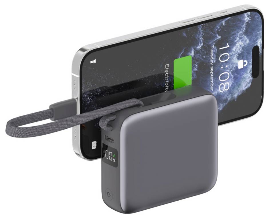 Bærbar grå powerbank med rem, der oplader en smartphone med et batterikon og '10:08' vist på låseskærmen.