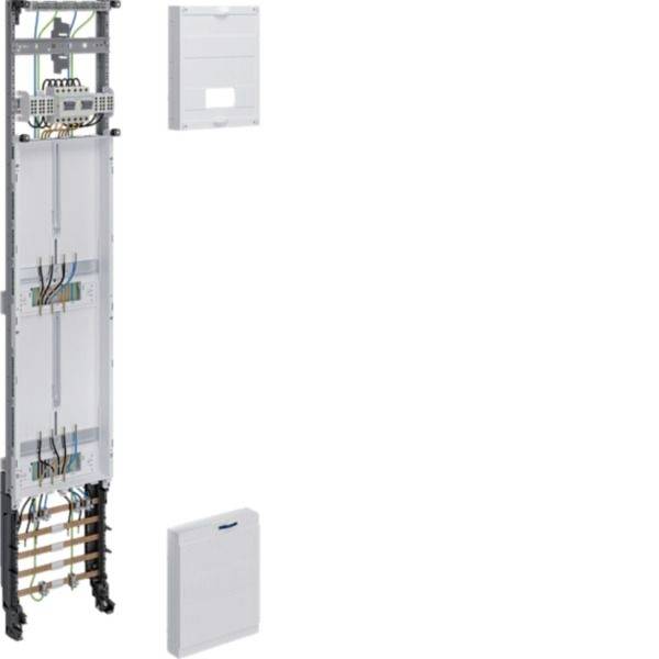 Åben elektrisk skab med blottet ledningsnet og komponenter, plus to løst forbundne hvide dækpaneler vist ved siden af det.