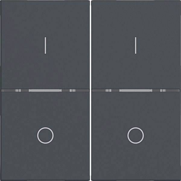 To dark grå switch-paneler side om side, hver med en øverst lodret linje og et nederst cirkel-symbol.