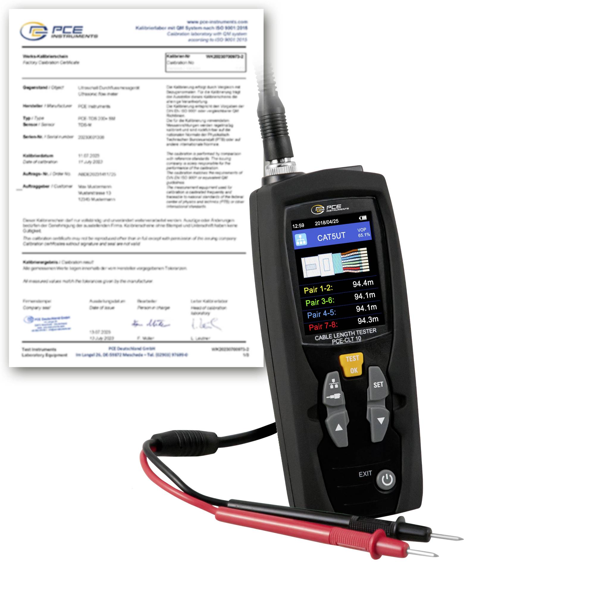 Kabeltester med tilknyttet certificeringsrapport og prober, der viser et CAT5U-kabeltest-resultatdisplay.