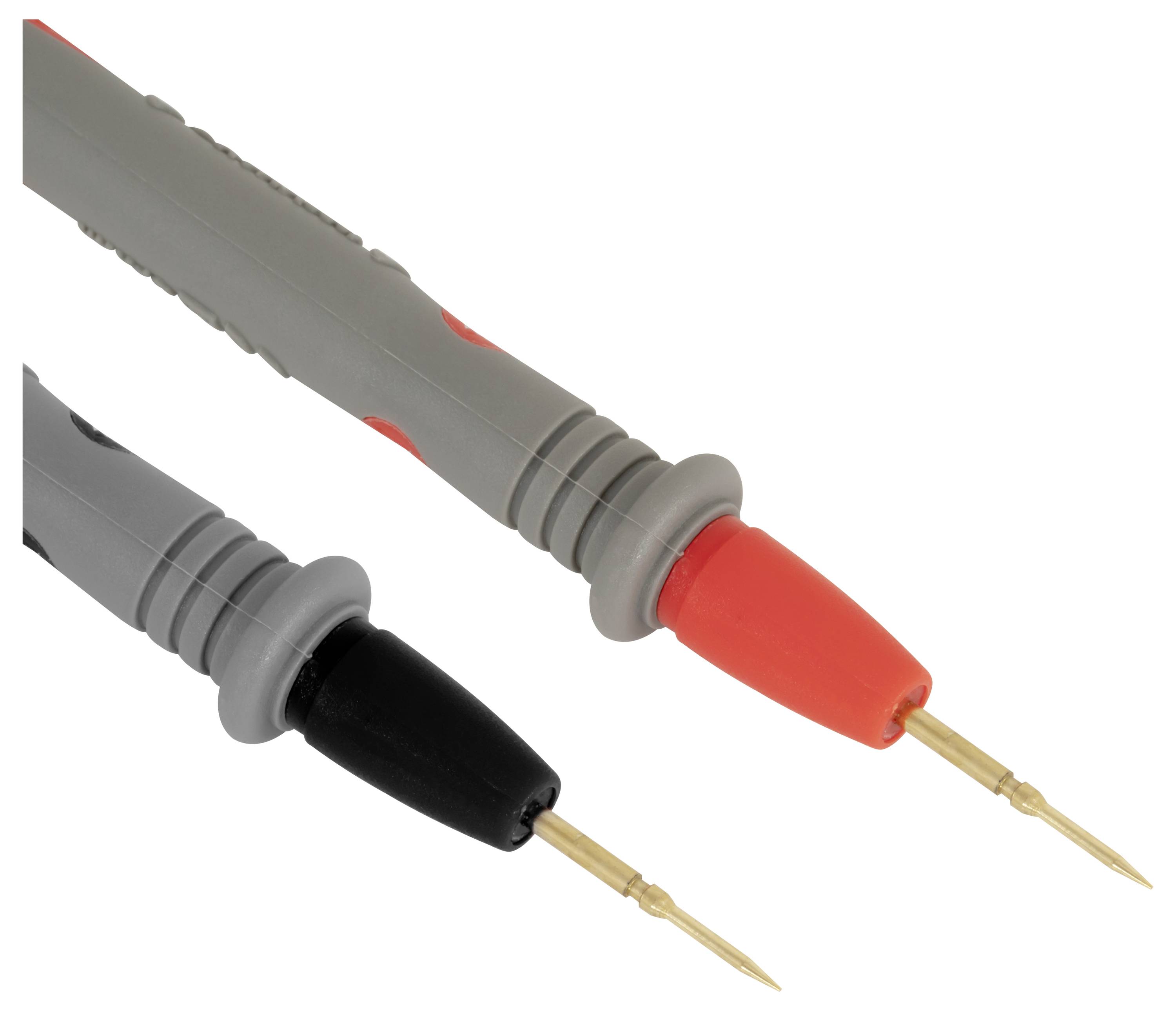 Nærbillede af to isolerede elektriske testprober med gråt håndtag, en med rødt spids og en med sort spids, der viser skarpe metalprobespidser.