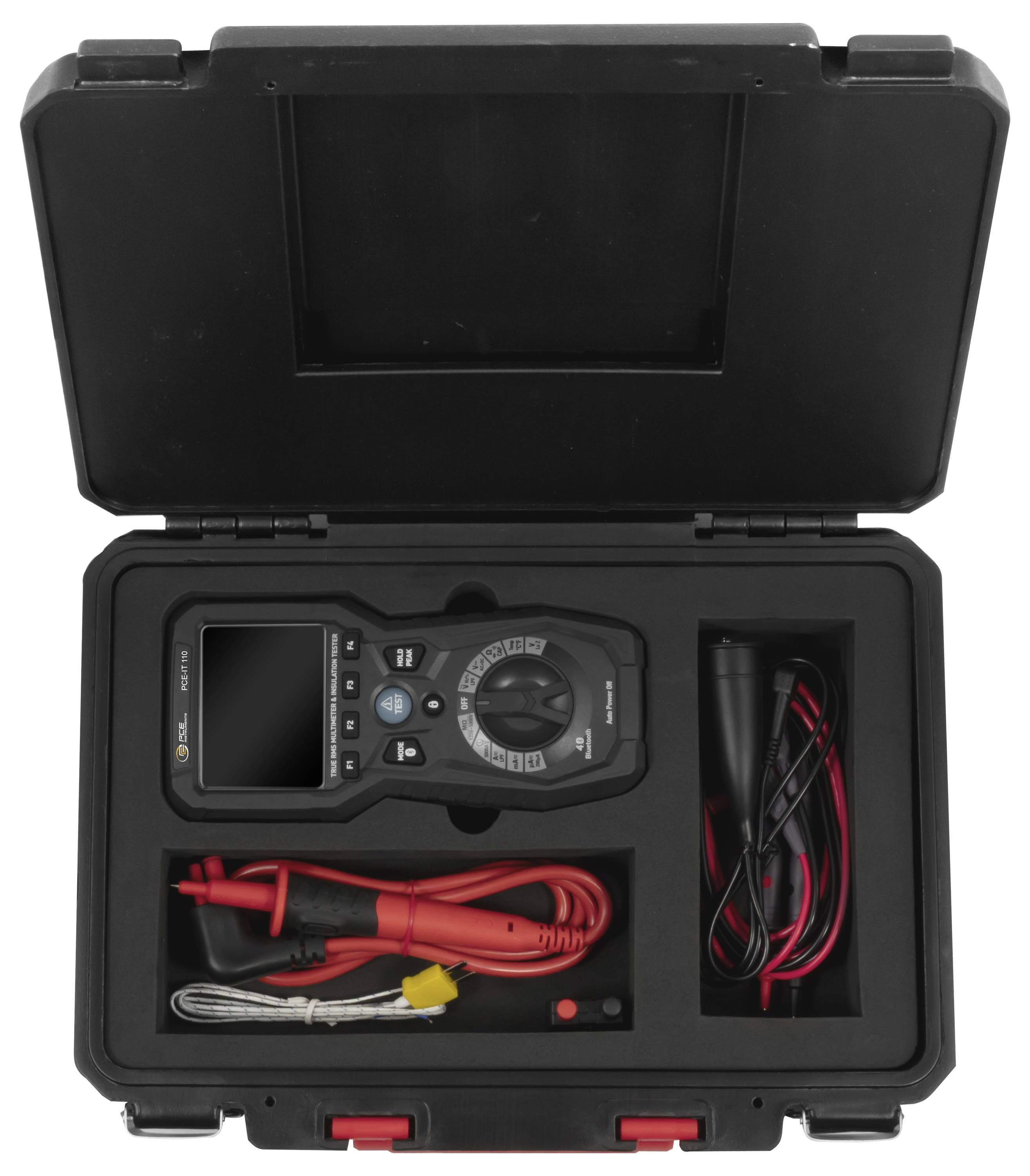 Åben hardcase med digitalt multimeter, prober, røde testledninger og kabler i skumkompartimenter.