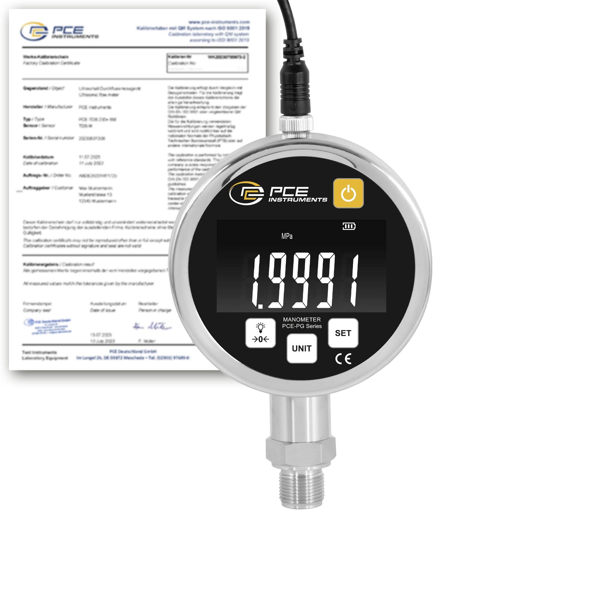Digital PCE Instruments trykkmåler viser 19.991 MPa, med kalibreringscertifikat bagved og bundgevind-forbindelse.