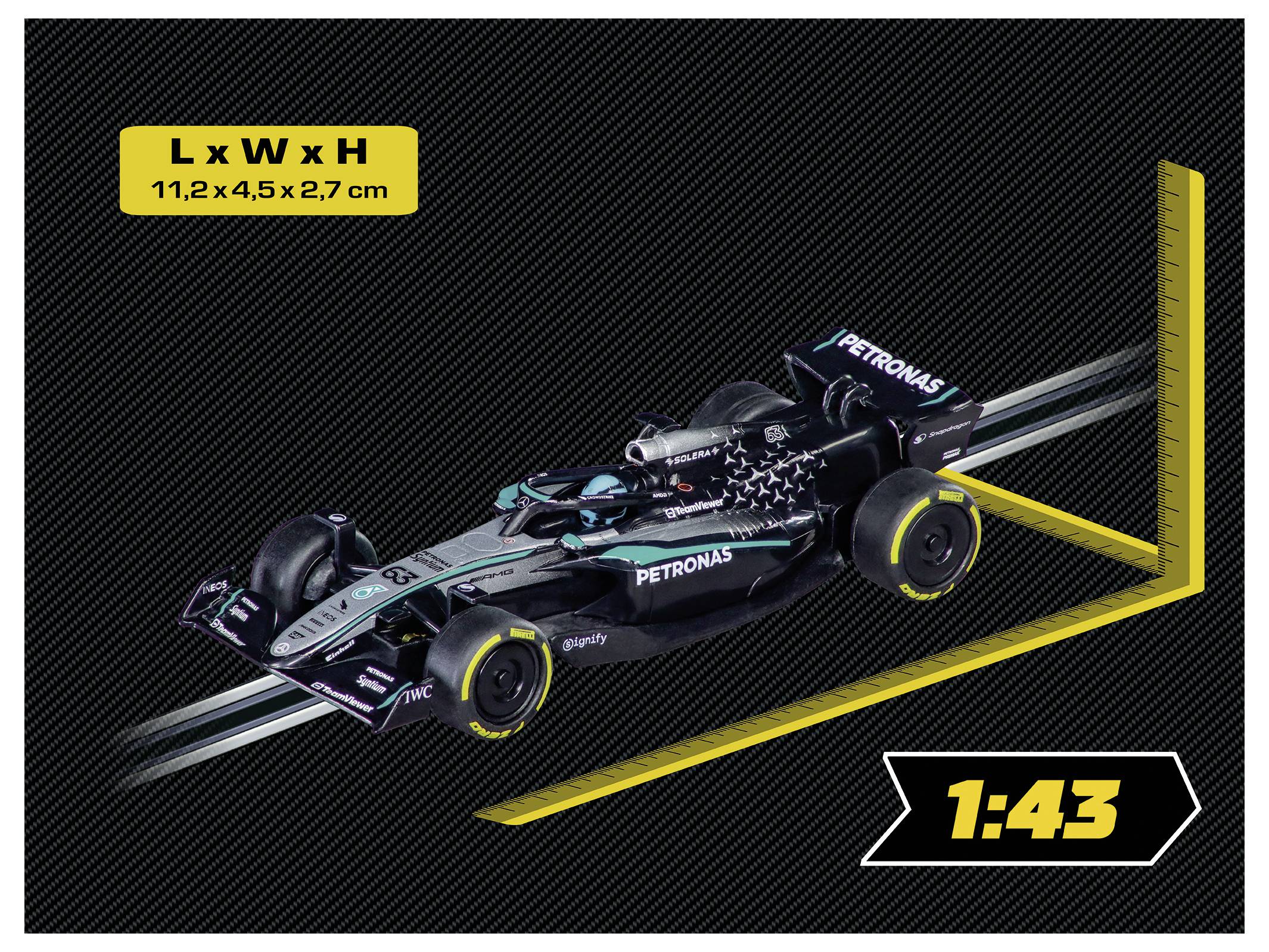 Boksmodel af en Mercedes Petronas Formula 1-bil, vist på et gult displaystativ med størrelsesetiket 'L x B x H 11,2 x 4,5 x 2,7 cm' og skala '1:43'.