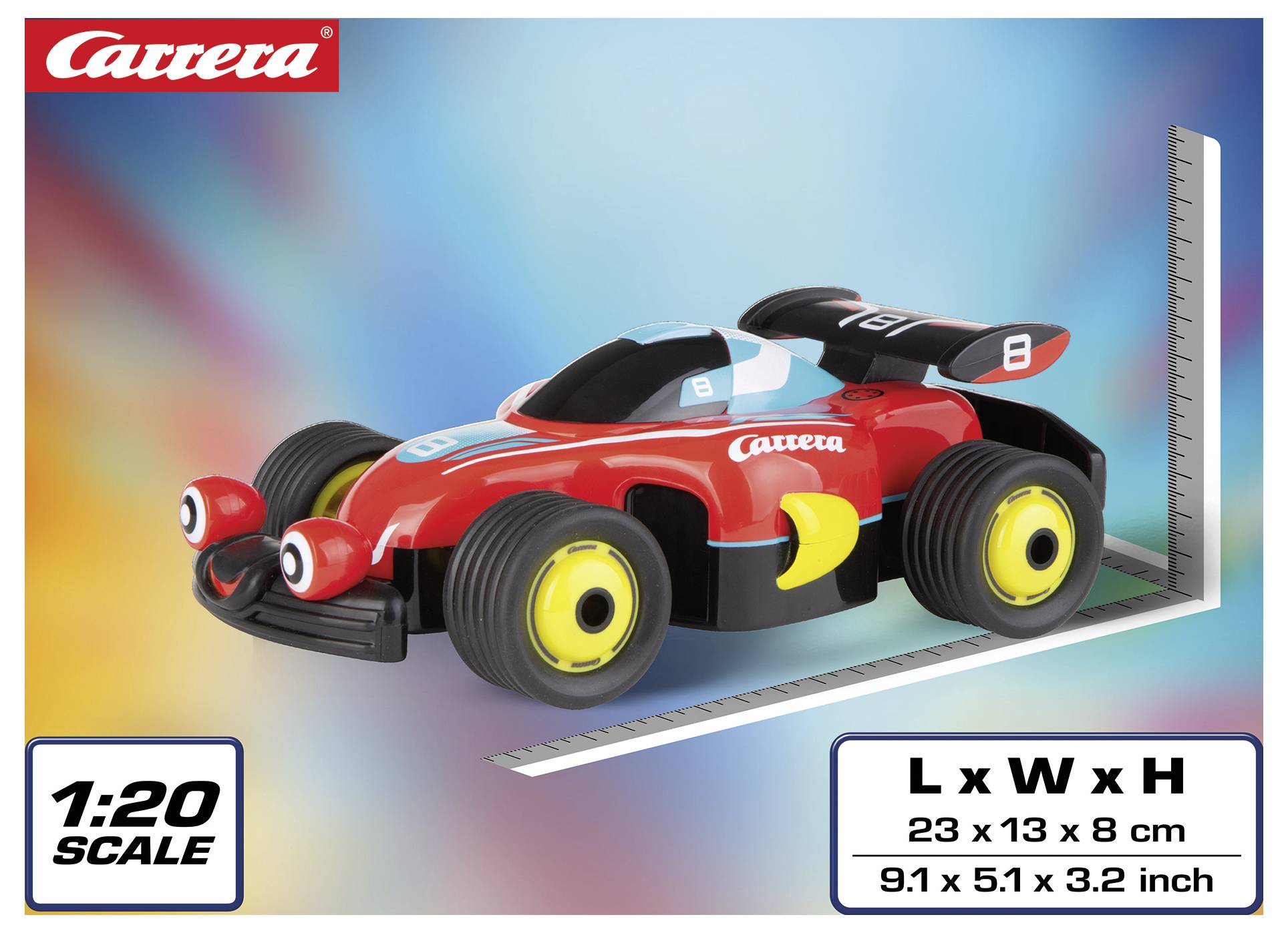Rød Carrera-legetøjsracerbil vist med målestok, mærket '1:20 skala' og dimensioner 23 x 13 x 8 cm (9,1 x 5,1 x 3,2 tommer).