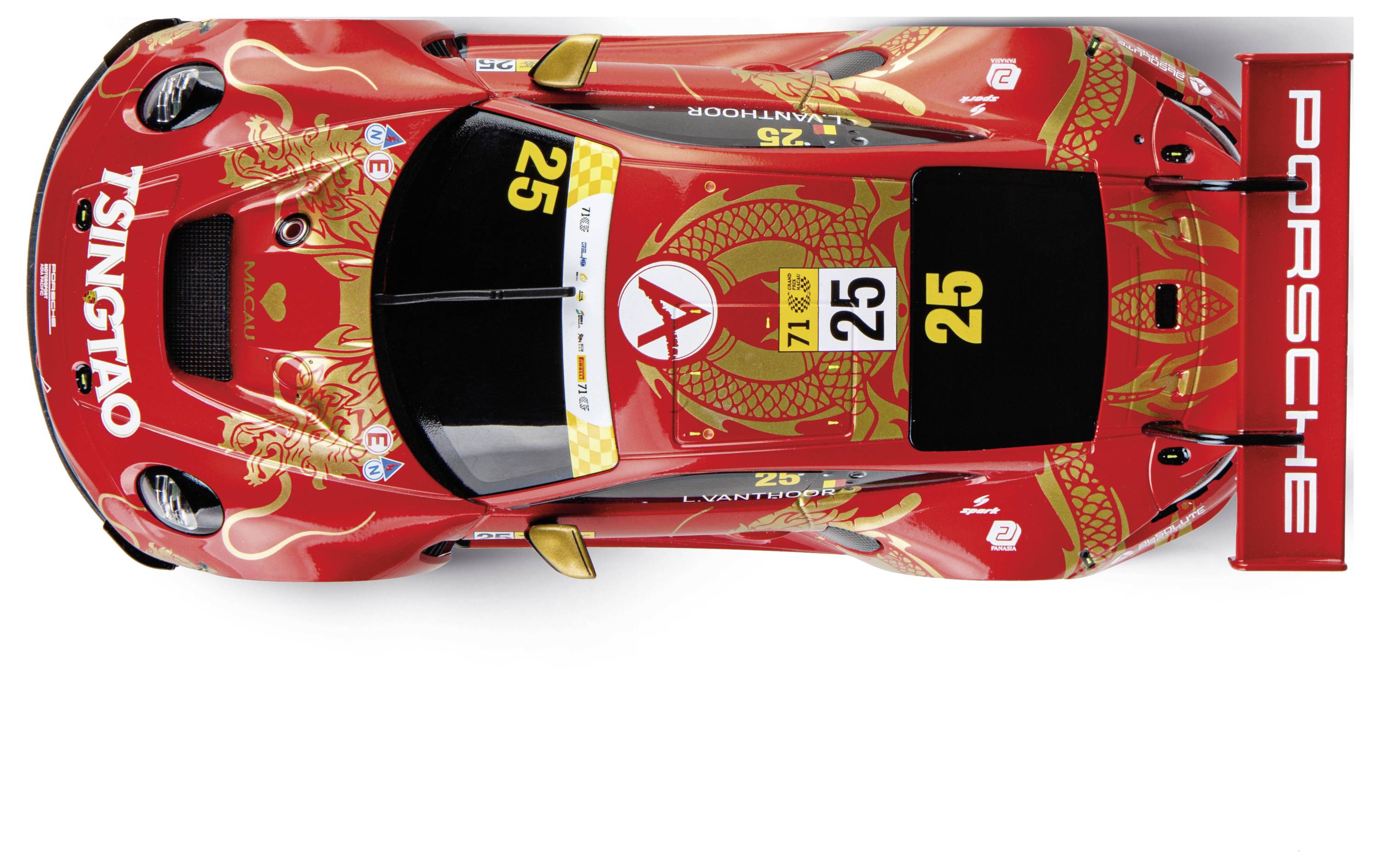 Topdownview af en rød Porsche racerbil med nummer 25 og TSINGTAO-mærkning på hvid baggrund.