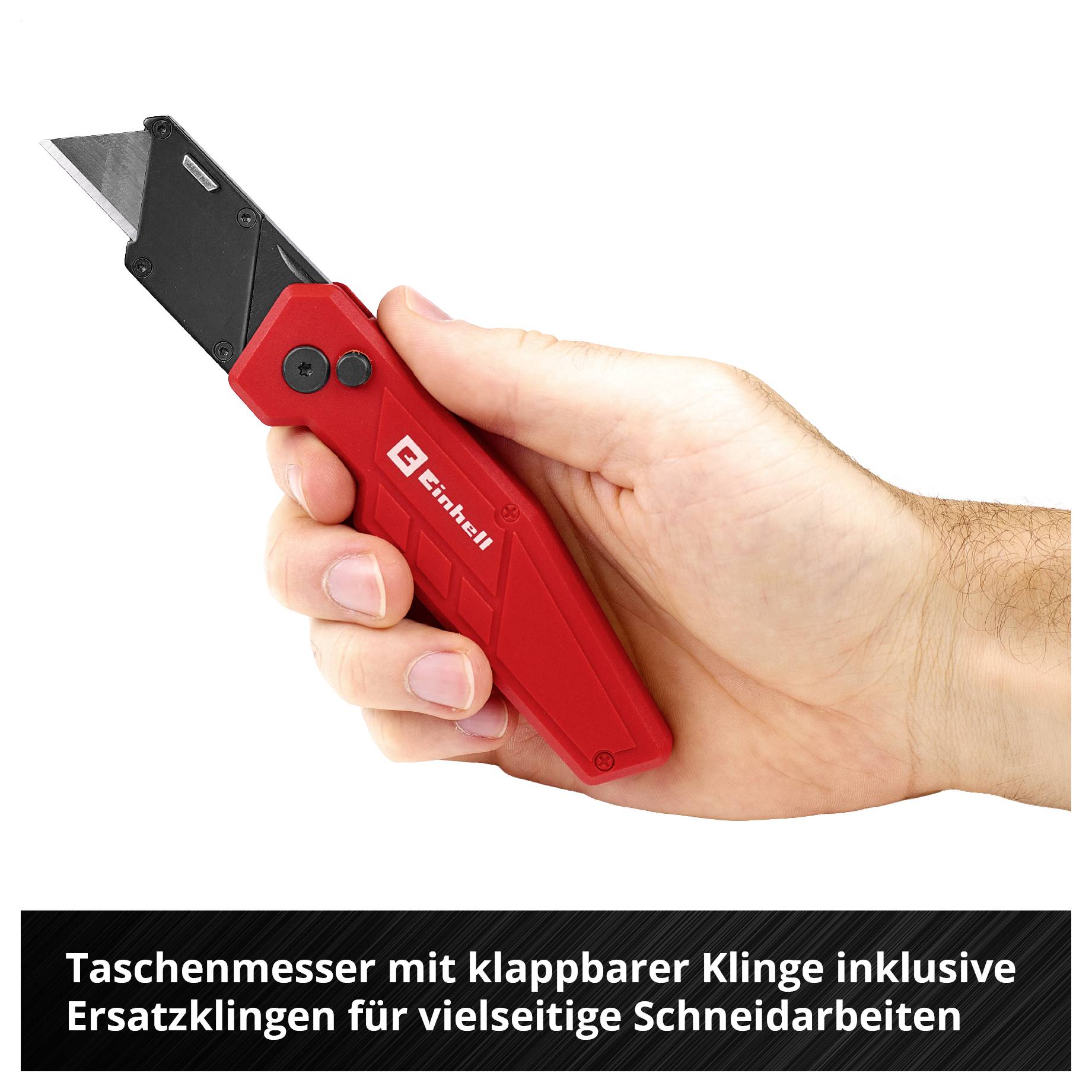 Hånd holder rødt Einhell-lommekniv med udklappelig blad; nedenunder står: 'Lommekniv med sammenklappelig blad inklusive reserveblade til mangesidig skærende arbejde'.