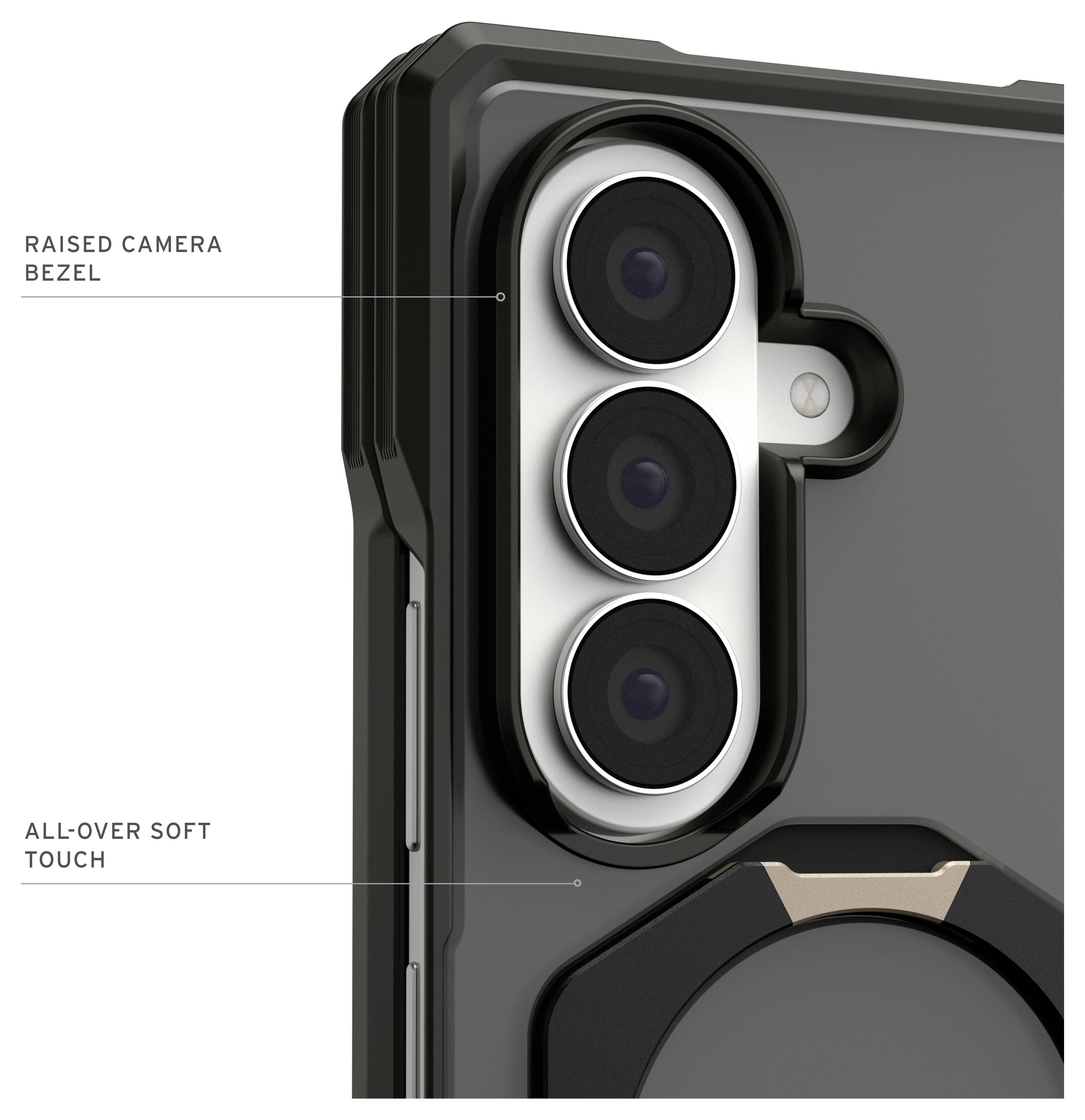Nærbillede af et smartphonecover med en hævet kamerabezel og en overalt blød-touch-finish, som fremhæver det tredobbelte linse-kamerasnit.
