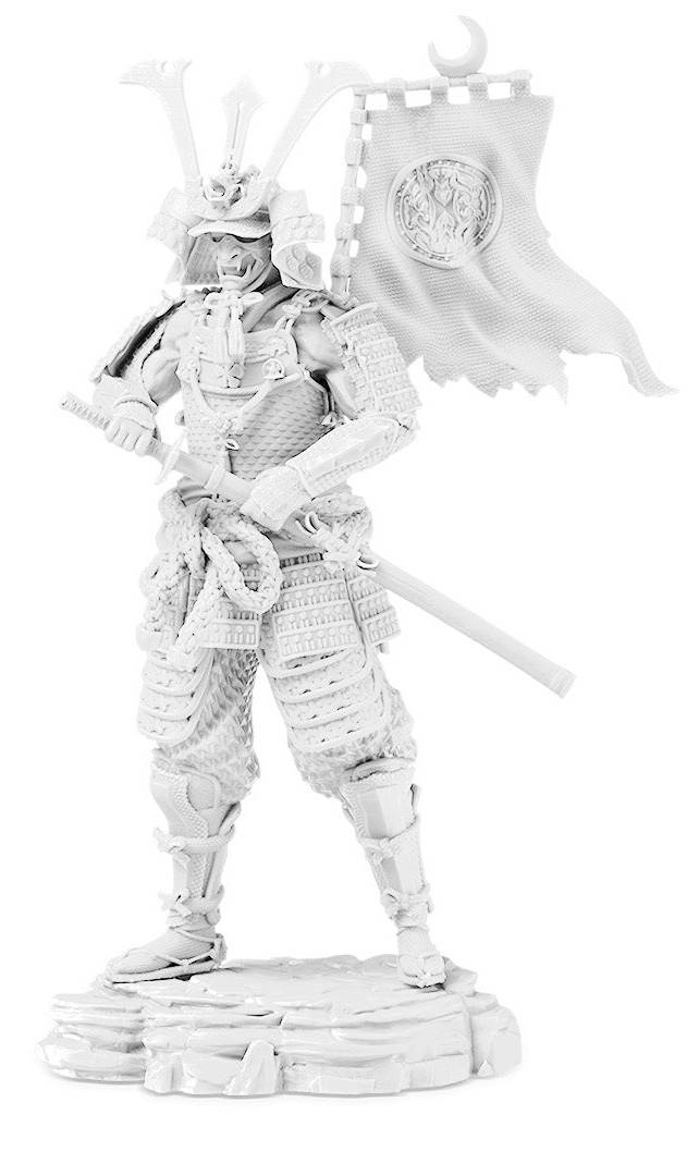 En hvid samurai-kriger figur står på en sokkel, iført rustning og holder et sværd med et banner bag ved siden af.