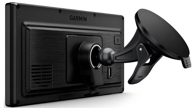 Garmin GPS-navigationsenhed med et smukt-kop-forrude-monteringssystem fastgjort på højre side.