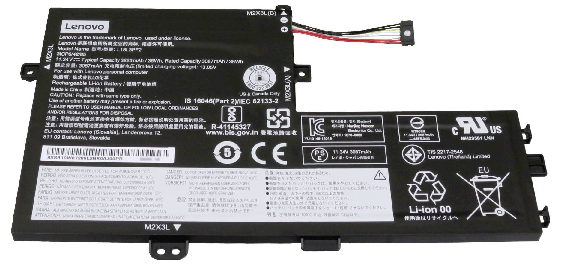 To hjemme Lenovo-bærbar computerbatterier stablet, med tilslutningsledninger og produktmærkater synlige.