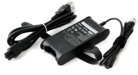 Sort bærbar computer strømadapter med AC-ledning og DC-kabel på hvid baggrund.