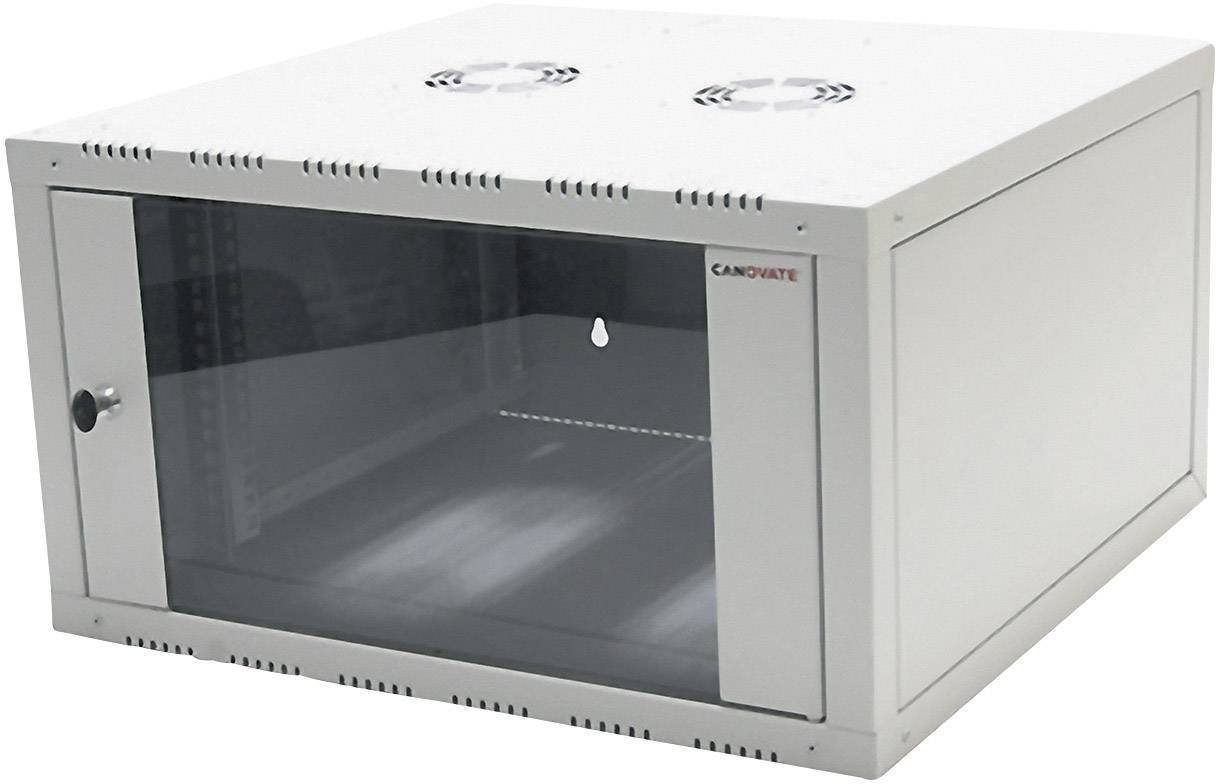 Et hvidt vægmonteret netværksskab med glasdør og ventilationsåbninger, egnet til sikker opbevaring af netværkshardware.