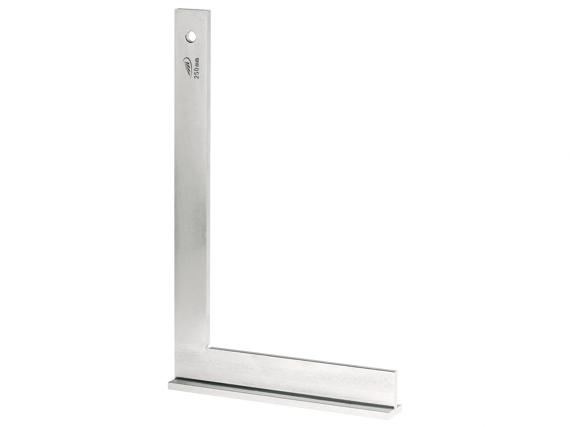 Et sølvfarvet, metallisk vinkelmåleværktøj i L-form på hvid baggrund. Perfekt til måling af rette vinkler ved træbearbejdning.