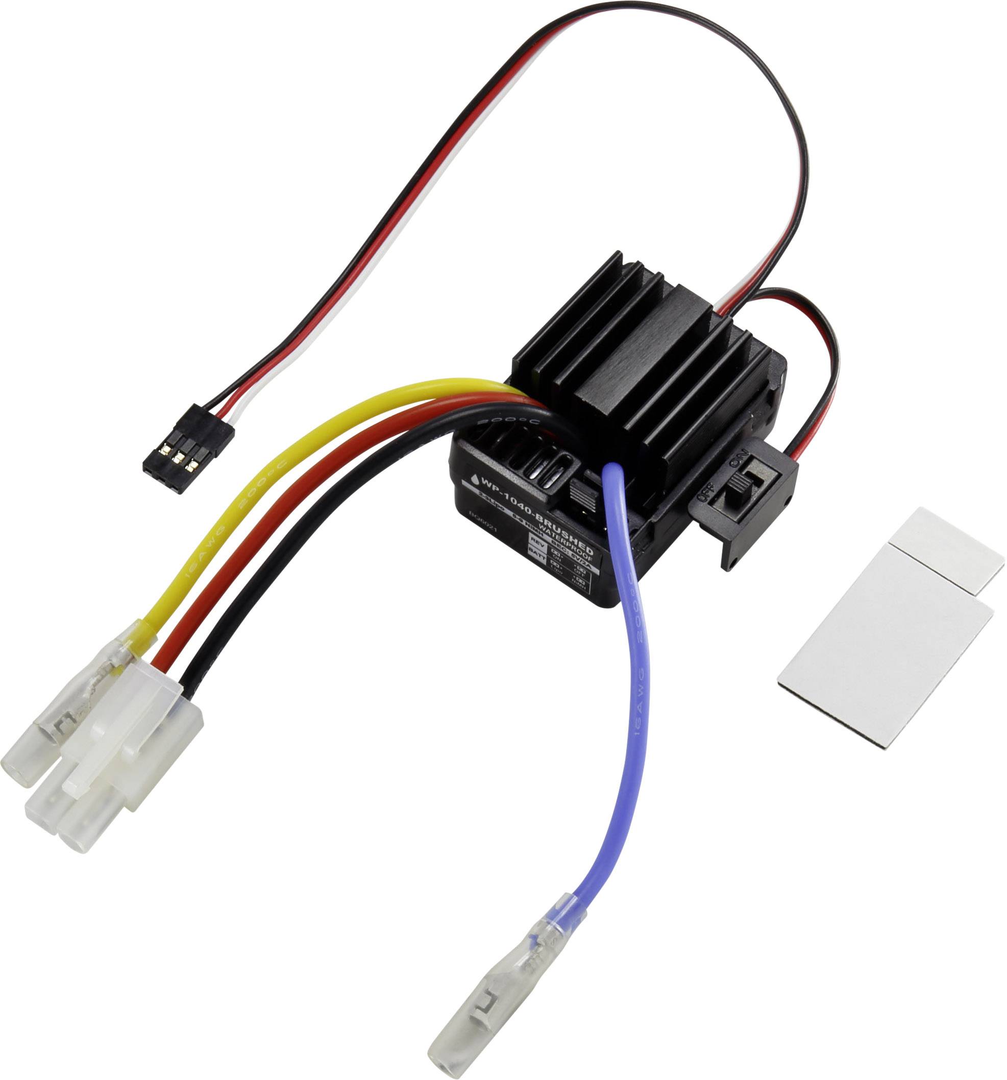 En elektronisk hastighedsregulator med køleprofil, flere kabler og stikforbindelser, bruges til fjernstyrede køretøjer.