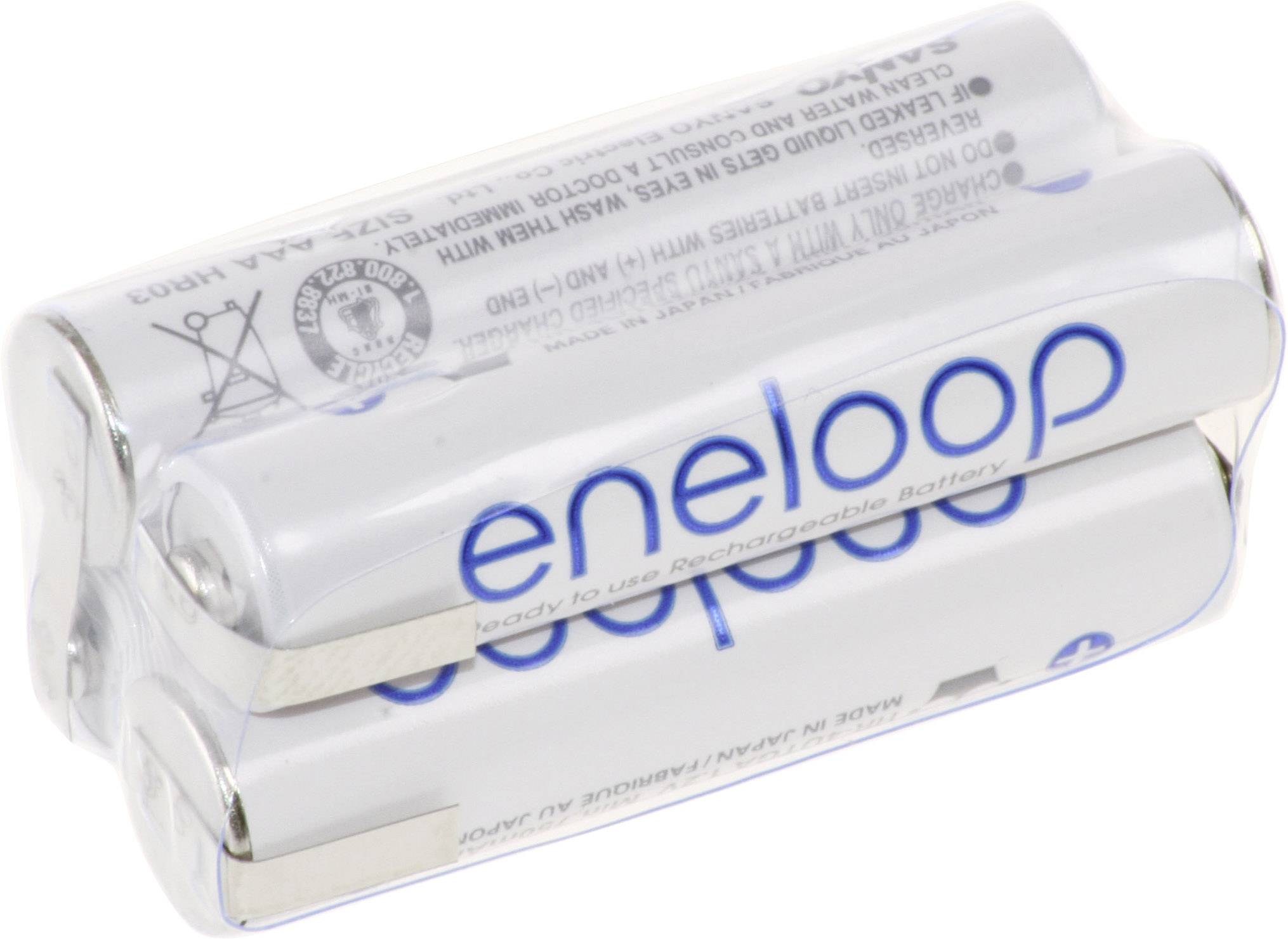 Fire Eneloop-batterier pakket i en gennemsigtig emballage i en stablet formation.