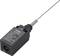 En rektangulær, sort endafbryder med en lang, tynd metalfjeder øverst. Påskrift: 'XURUI XZ-8106, Limit Switch, CE'.