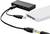 Sorte og hvide USB-hubs med flere USB-porte, forbundet ved hjælp af USB-kabler.