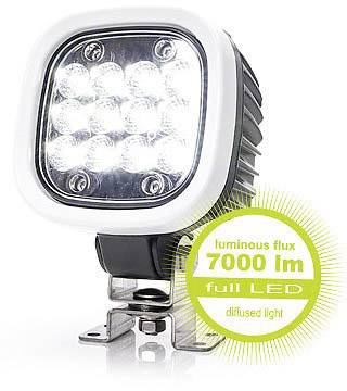 En LED-arbejdslampe med 9 lysende dioder, lysstrøm på 7000 lm. Tekst i billedet: 'lysstrøm 7000 lm, fuld LED, diffust lys'.