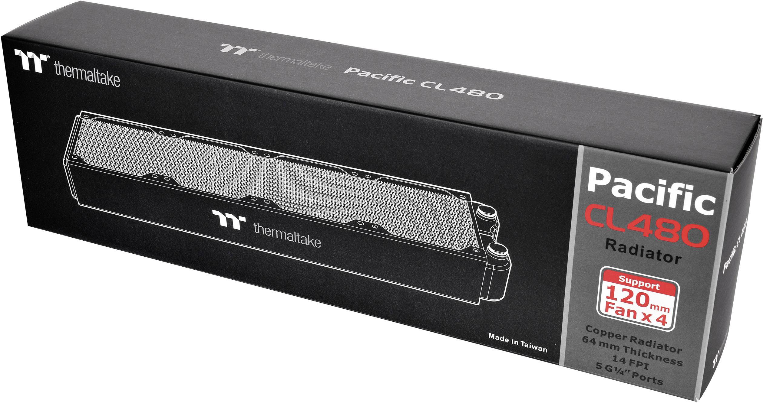 Emballage til en Thermaltake Pacific CL480 radiator, som understøtter fire 120 mm blæsere. Kobber køler, 64 mm tyk, ideel til PC-køling.