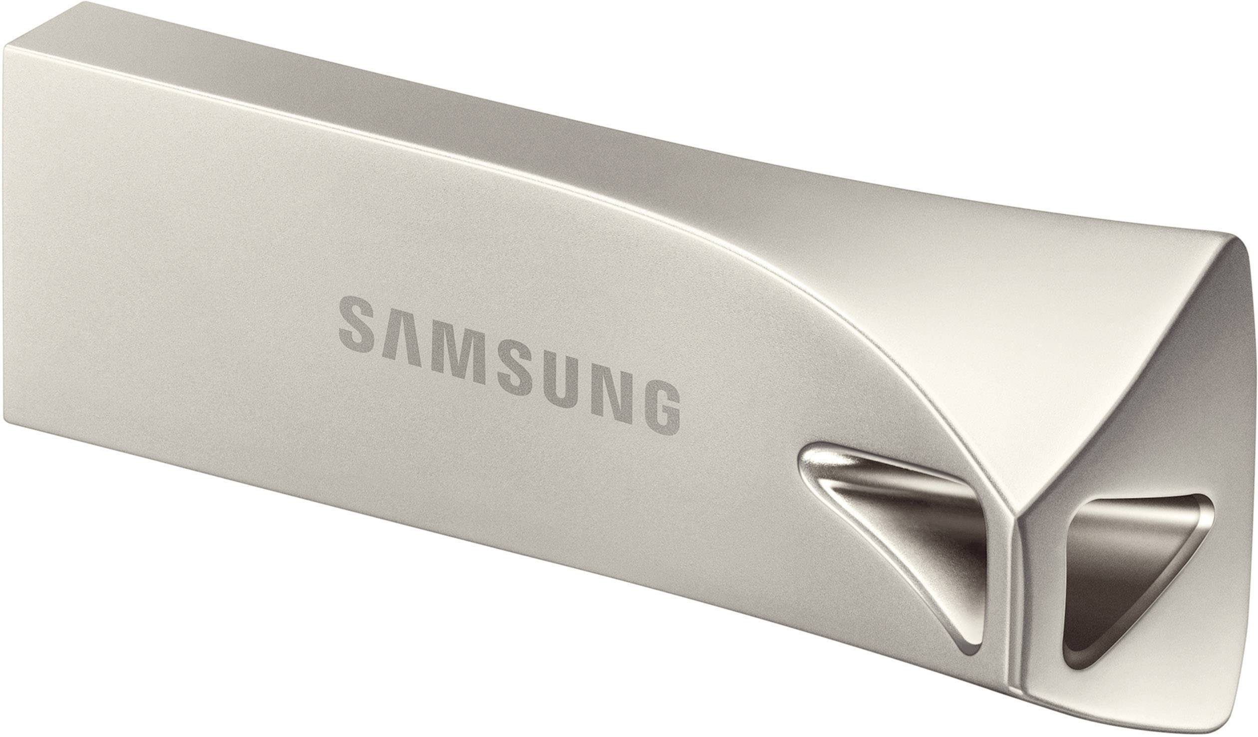 En sølvfarvet USB-stick med 'Samsung'-logoet i midten, som viser et slankt, moderne design med en rektangulær form og afrundede kanter.