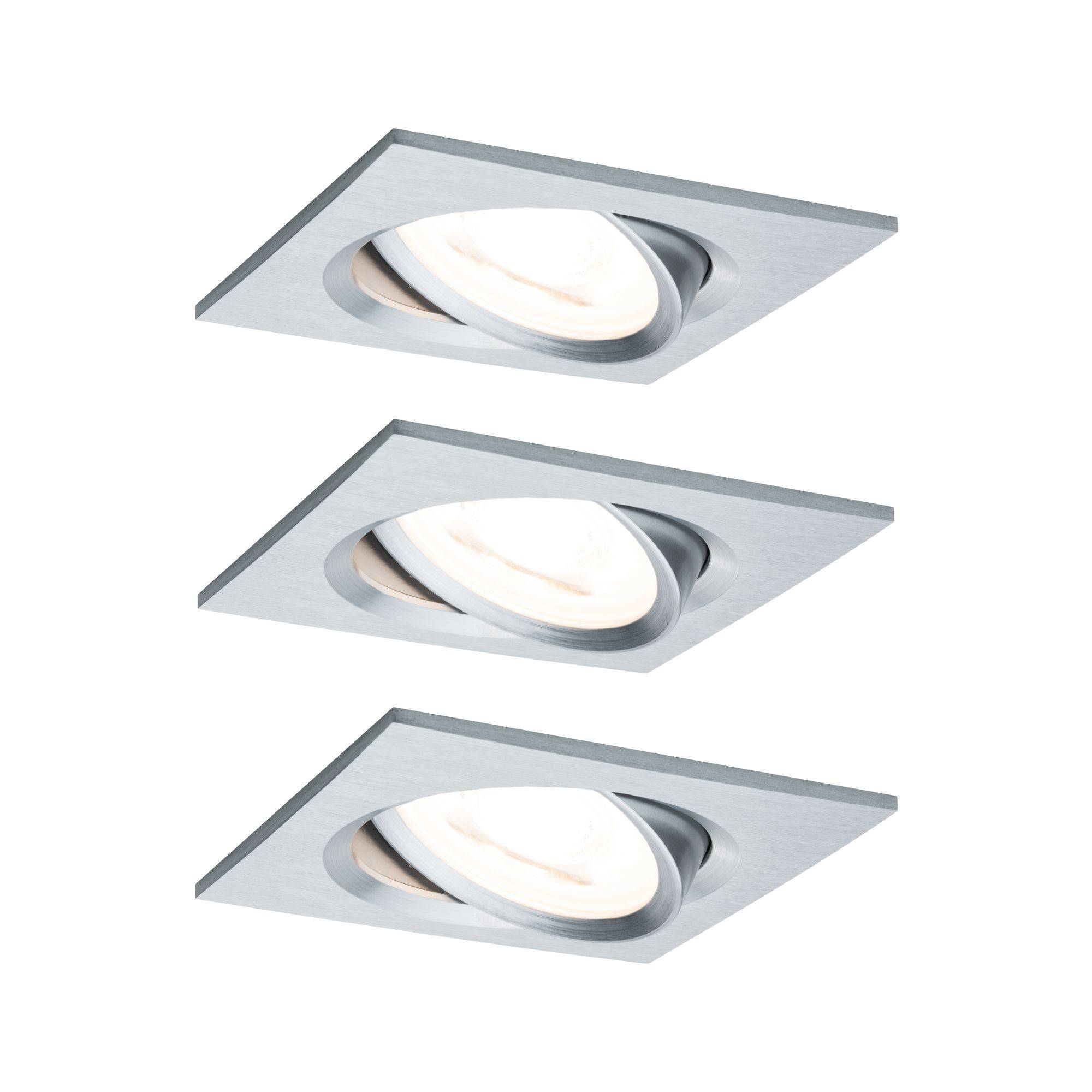 LED-indbygningslamper i firkantet rustfrit stål-design, justerbare, arrangeret som trio. Velegnet til moderne indendørsbelysning.