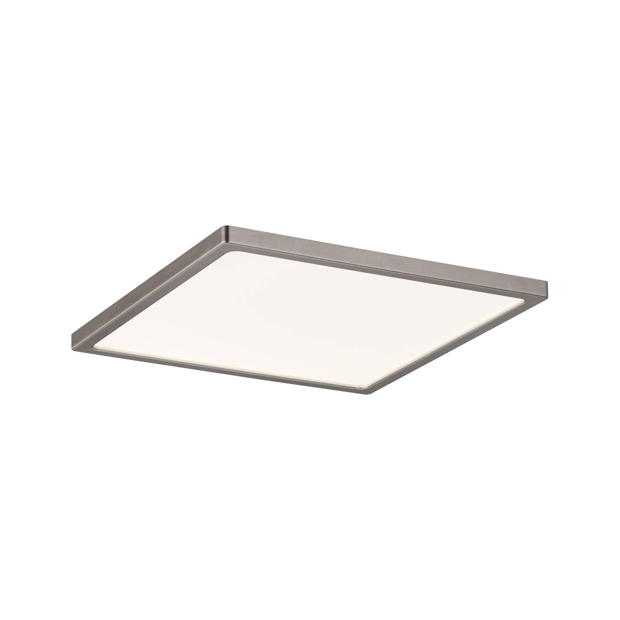 Firkantet loftslampe med sølvfarvet ramme, som udsender hvidt lys. Moderne, minimalistisk design.