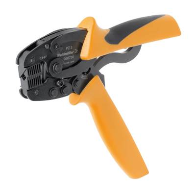 Tang med orange håndtag, velegnet til crimpning af stikforbindelser. Varemærkenavn og modelnummer er påtrykt.