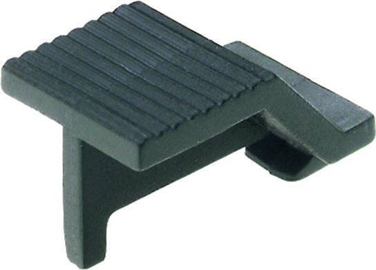 Sort plastikkomponent til møbler med ribbet overflade, rektangulær form og L-formet profil. Bruges til forbindelse eller afdækning.