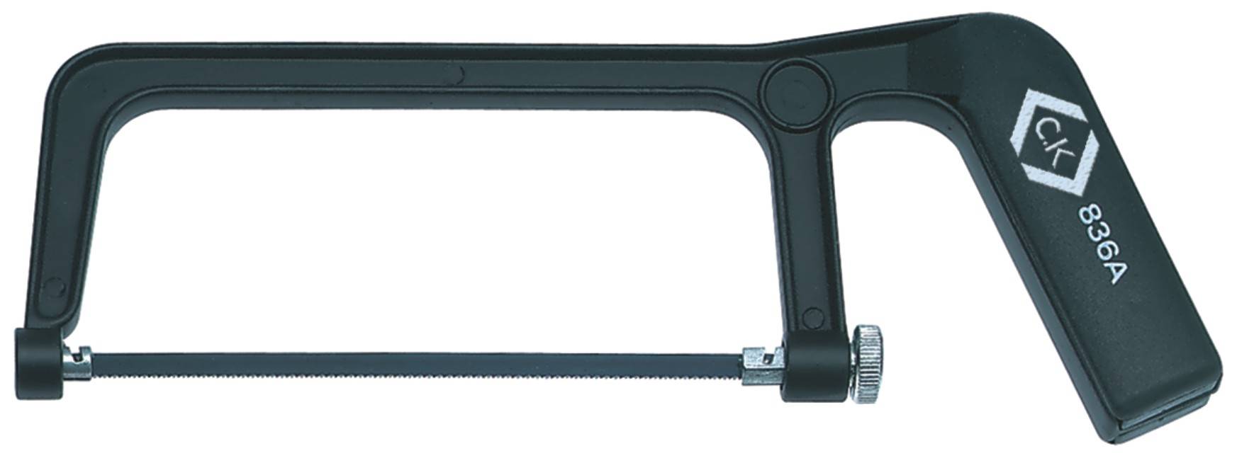 En sort metalsav med ergonomisk greb og et fint savblad, egnet til præcise skæreopgaver i trange områder.