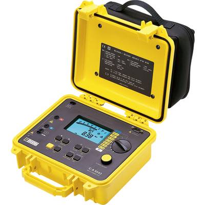 Gelbes tragbares Prüfgerät mit offenem Deckel. Display zeigt Messwerte. Knöpfe und Skala zur Einstellung. Gerät für elektrische Messungen.