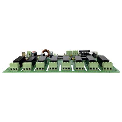 Elektronikplatine mit mehreren grünen Anschlussklemmen und schwarzen Relais, geeignet für industrielle Steuerungssysteme.