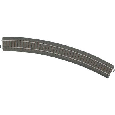 Gebogenes Gleisstück, typischerweise für Modelleisenbahnen verwendet. Dunkelgrauer Schotteruntergrund mit Holzbalken und Metallschienen.