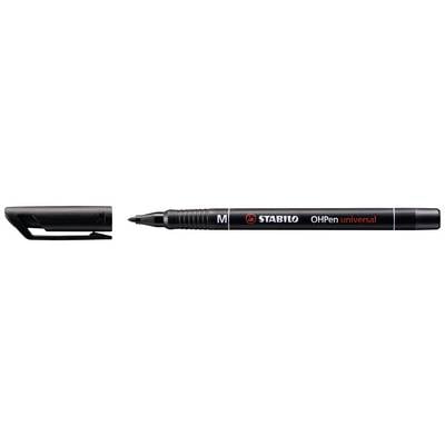 Ein schwarzer Permanentmarker von STABILO mit roter Schrift 'OH Pen universal'. Die Kappe liegt links neben dem geöffneten Stift.