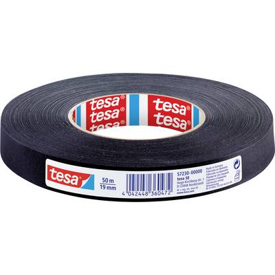 Eine Rolle schwarzes Tesa-Klebeband mit Markierung, 50 Meter lang, 19 mm breit. Etiketten und Barcode auf der Verpackung sichtbar.