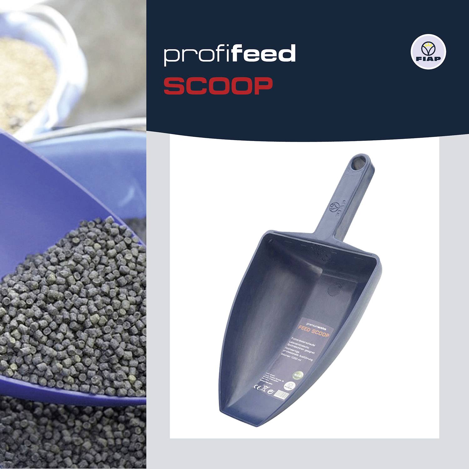 Blauer Futterlöffel mit Futterpellets. Marke 'profifeed SCOOP'. Text: "Für eine einfache Fütterung".