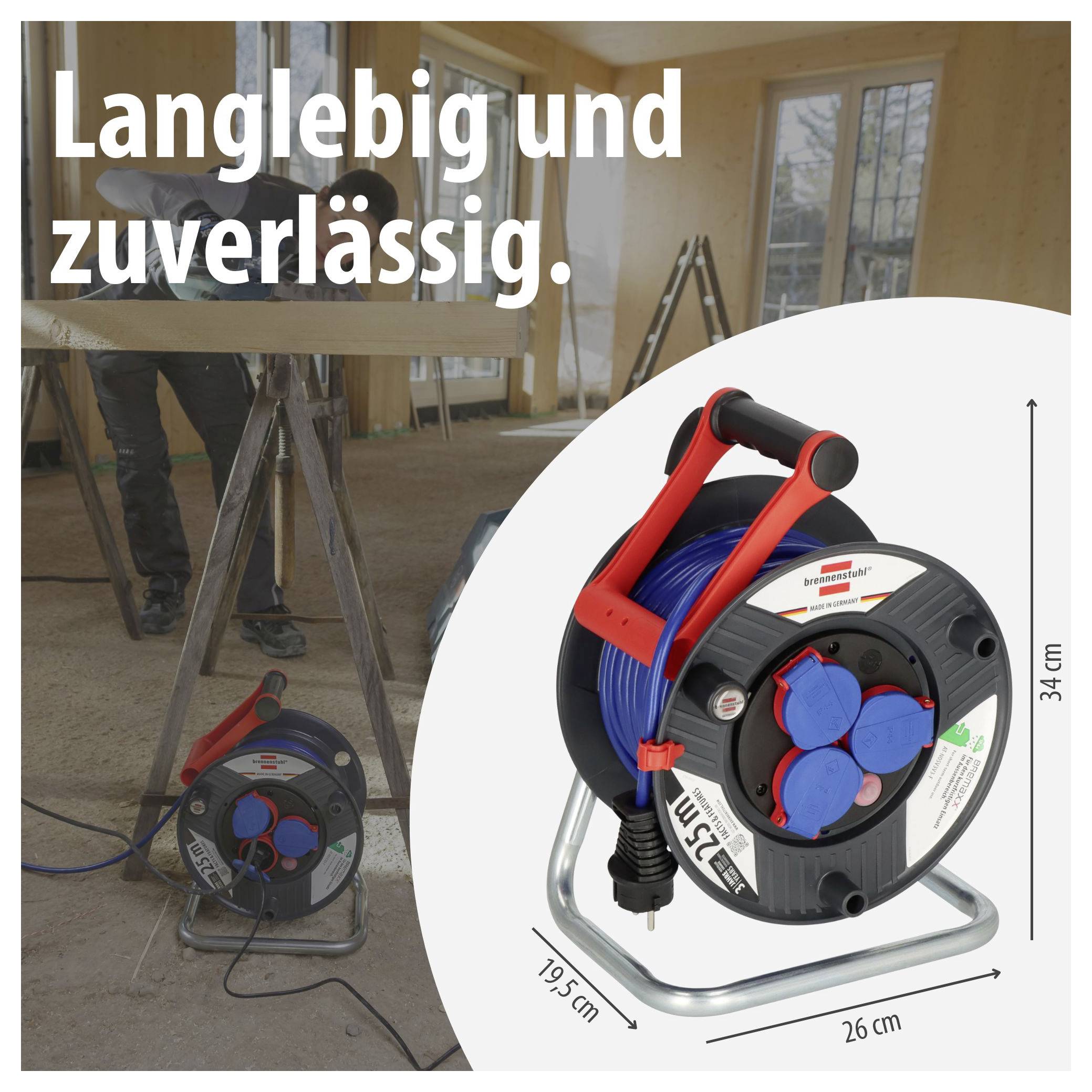 Werbebild einer Kabeltrommel im Renovierungsraum; Text 'Langlebig und zuverlässig.' zeigt das Produkt groß, mit Maßangaben 26 cm, 19,5 cm und 34 cm.