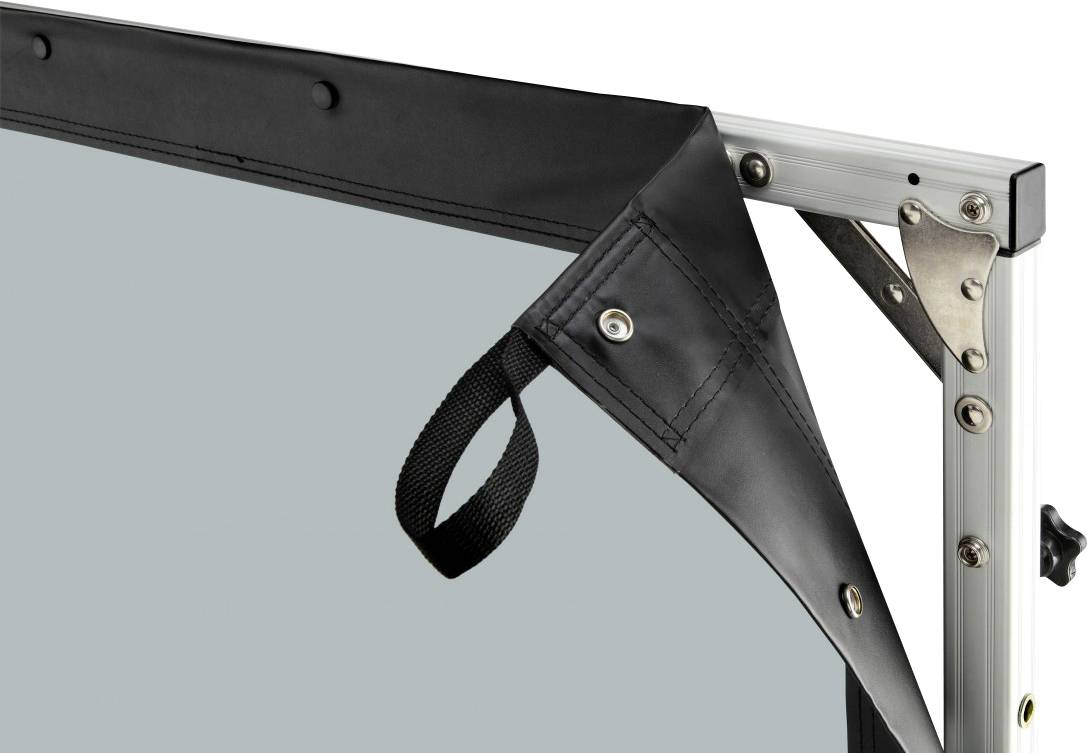 Nahaufnahme eines Rahmens mit einer schwarzen Befestigungsschlaufe, die über die Ecke gespannt ist. Der Rahmen besteht aus Metall.