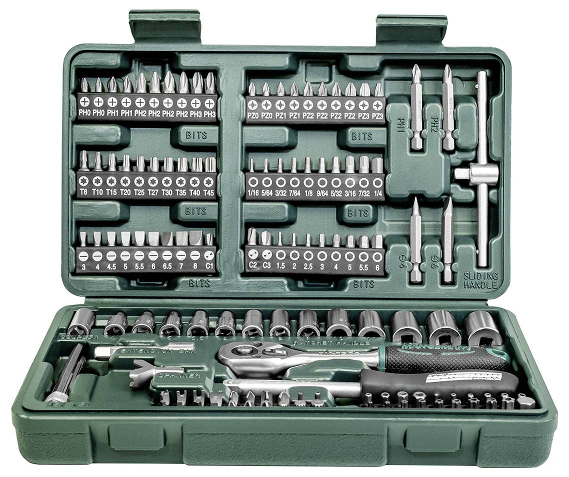 Grüner Werkzeugkasten mit verschiedenen Aufsätzen, Bits und einer Ratsche. Enthält mehrere Reihen von Schraubenzieher-Bits in geordneter Anordnung.