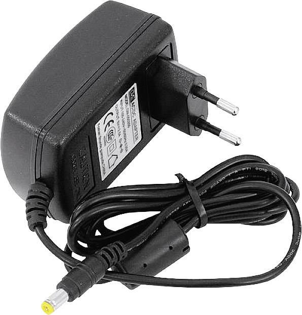 Schwarzes Steckernetzteil mit europäischem Stecker und gelbem Stecker am Kabelende, geeignet für elektronische Geräte.