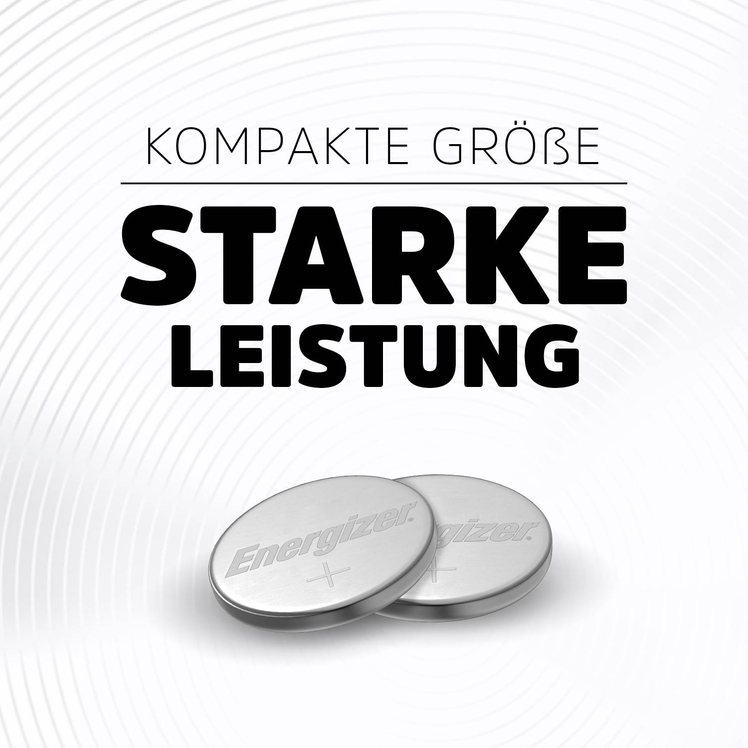 Zwei runde Batterien mit der Aufschrift 'Energizer' liegen auf weißem Hintergrund. Oben steht der Text 'Kompakte Größe, starke Leistung'.