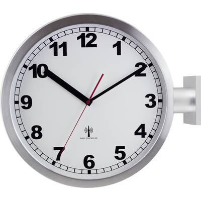 Analoge Wanduhr mit silbernem Rahmen; zeigt 10:10 Uhr. Diese Uhr ist funkgesteuert.