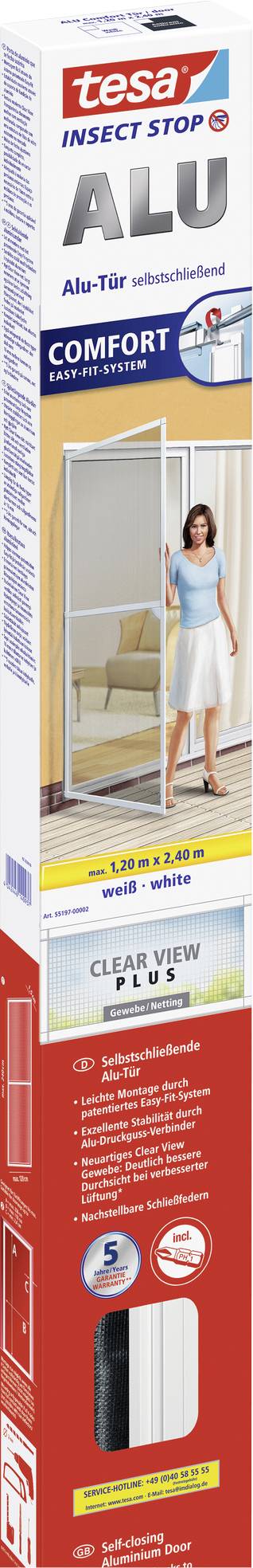 Verpackung einer "tesa Insect Stop ALU" Fliegengittertür. Bild einer Person, die das Gitter an einer Tür zeigt. Dimensionen und Features: leicht montierbar, Komfort, langlebig.