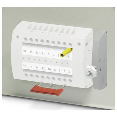 'Elektromechanischer Anschlussklemmenblock mit nummerierten Anschlüssen für Kabelverbindungen, mit einem gelben Kabel angeschlossen an Anschluss 7 und einer Schraubklemme an der Seite.'