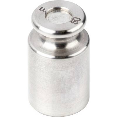 Ein silbernes Gewicht mit der Gravur '50 g' oben. Es ist aus Metall und glänzt leicht.