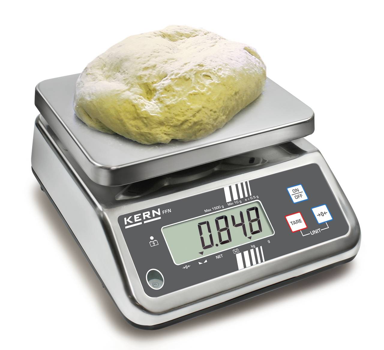 Eine Digitalwaage zeigt ein Gewicht von 0,848 kg an. Auf der Waage liegt ein Teigklumpen.