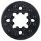 Ein rundes, schwarzes Metallstück mit zentralen Zahnungen und umliegenden Nieten.